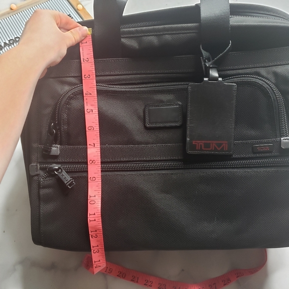 Tumi travel/duffel bag or large briefcase - Picture 4 of 8